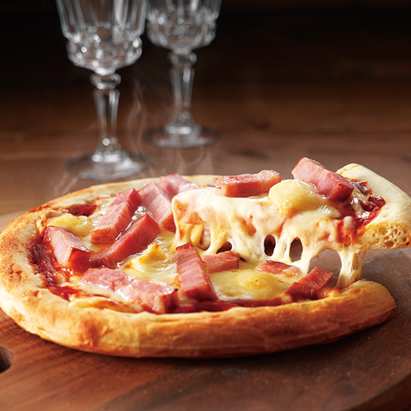 ベーコンたっぷり4種のチーズピザ(4枚入り)